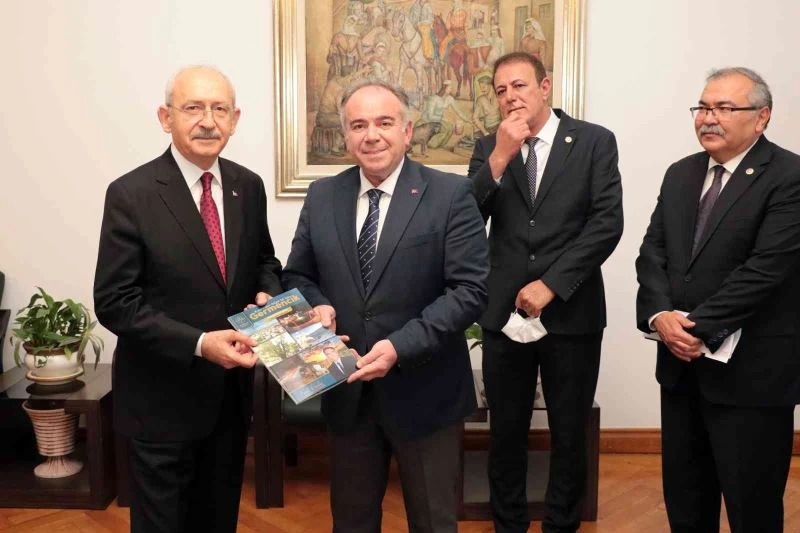 Başkan Öndeş, bin günlük faaliyet raporunu CHP Lideri Kılıçdaroğlu’na sundu