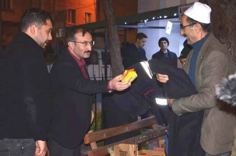 Emet’te Enderun teravih namazı kılındı
