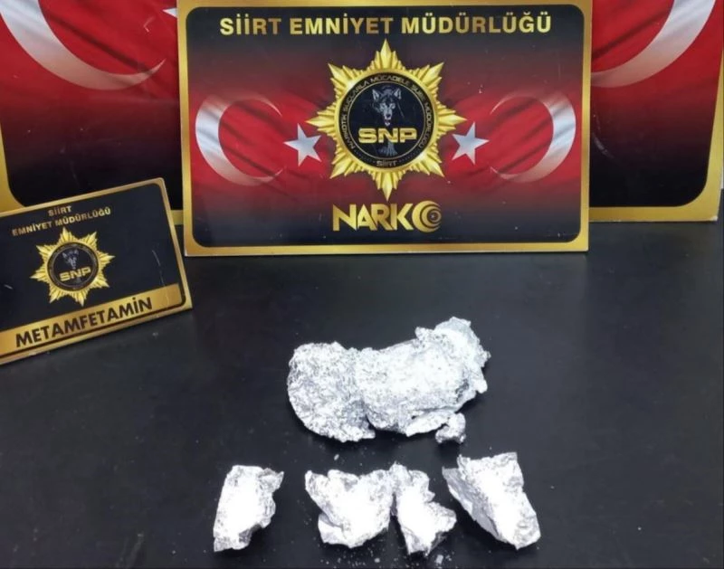 Siirt’te şüpheli şahsın üst aramasında uyuşturucu madde ele geçirildi
