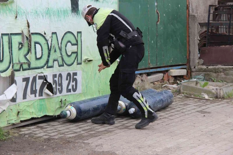 Oksijen tüplerini bomba zannettiler
