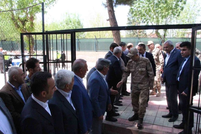 Orgeneral Çetin, Siirt’te temaslarda bulundu
