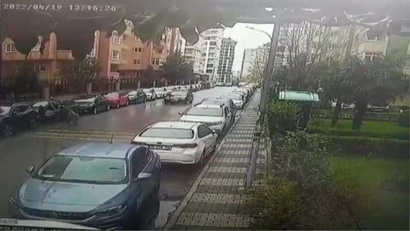 Maltepe’de pitbullun saldırdığı vatandaş otomobilin üzerine çıkarak canını kurtardı
