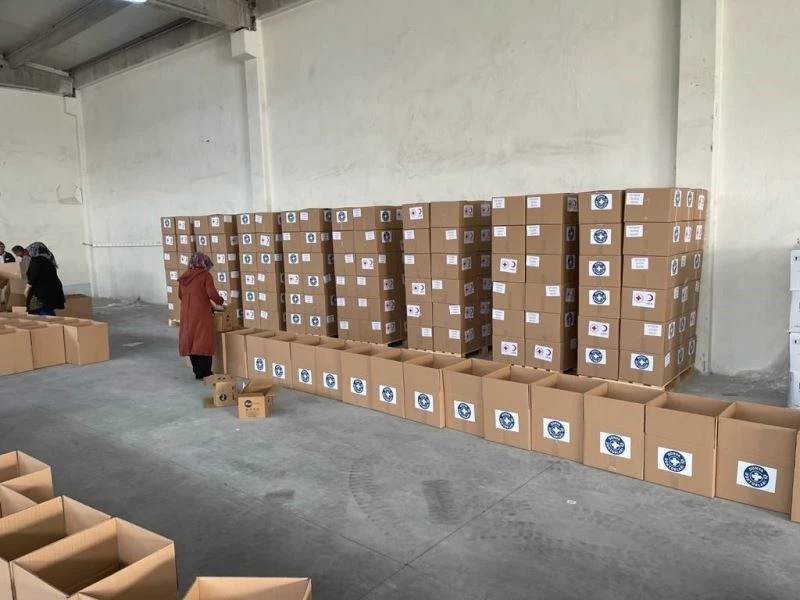 Ukraynalı mültecilere sağlık malzemesi yardımı
