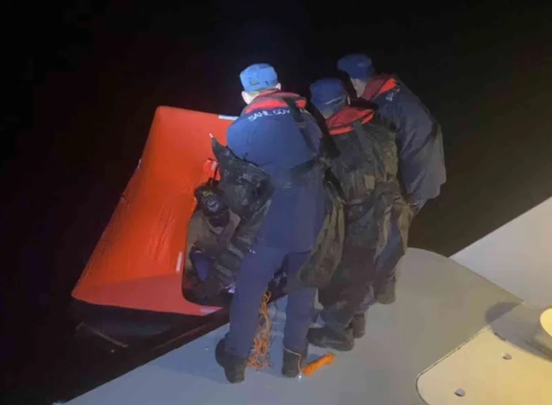 Yunanistan unsurları geri itti, Türk Sahil Güvenlik kurtardı
