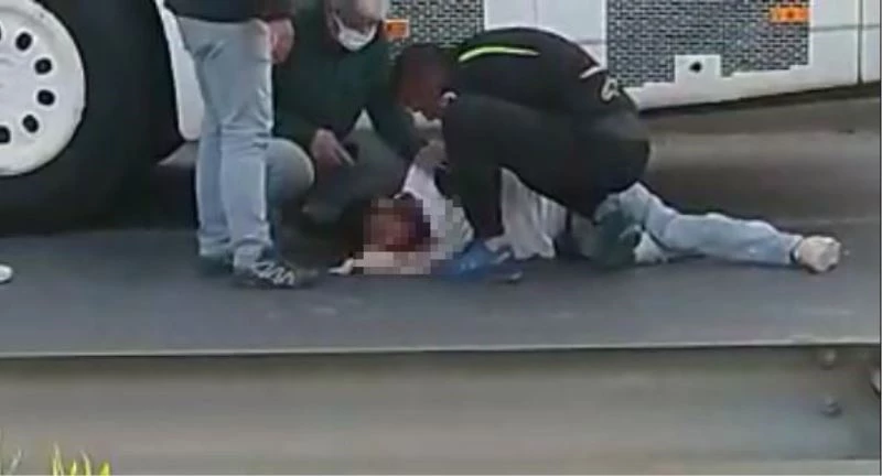 24 yaşındaki gencin yaya geçidinden ölüme gidişi kamerada
