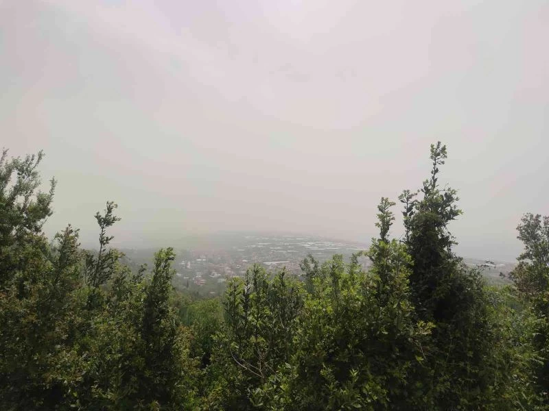 Hatay’da toz taşınımı etkili oluyor

