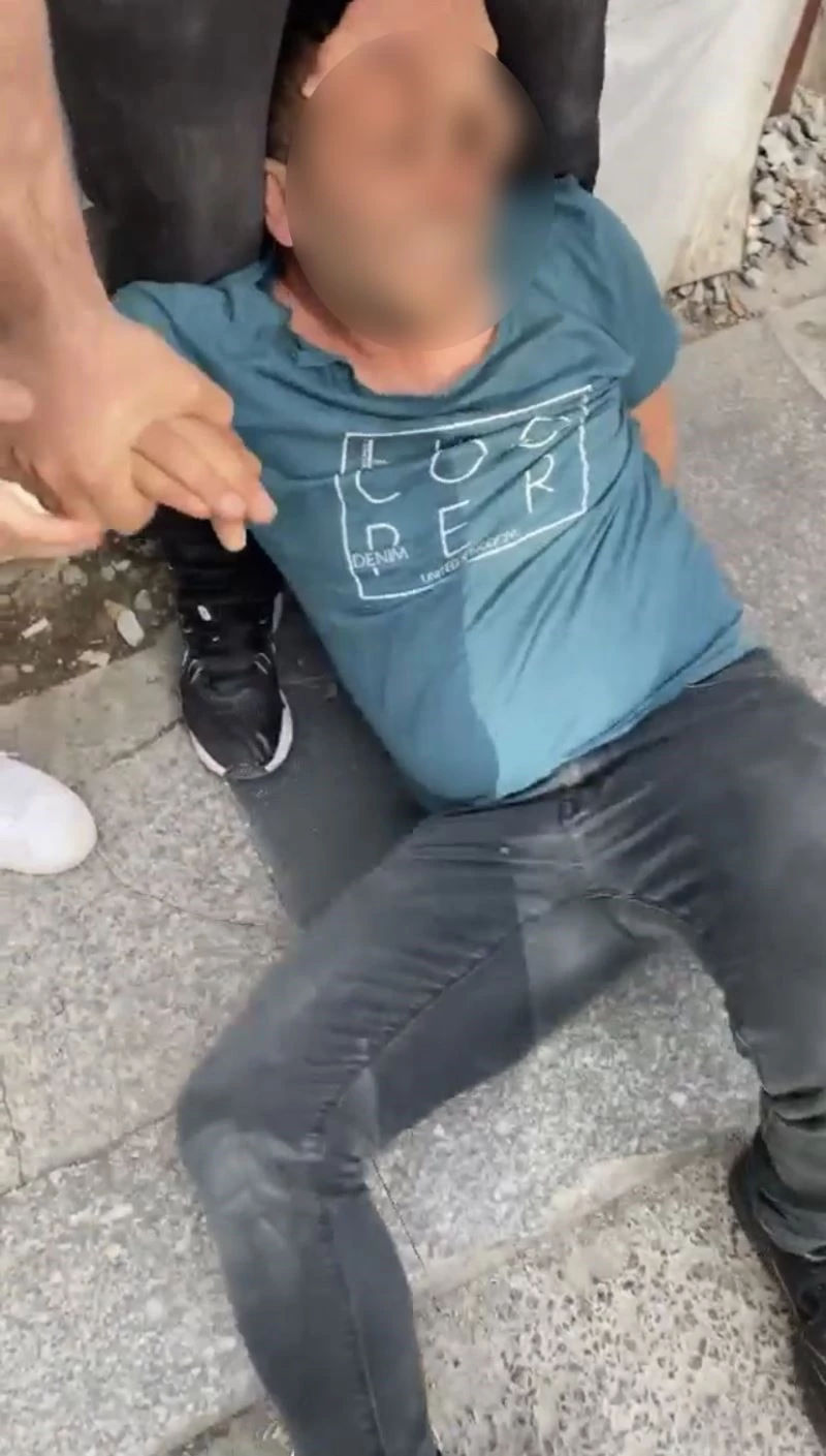 (Özel) Taksim’de taciz iddiasına dayak
