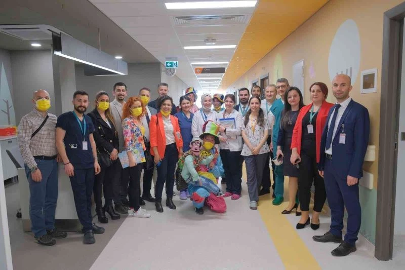 Eczacıbaşı İlaç Pazarlama Pediatri Grubu’ndan anlamlı 23 Nisan kutlaması
