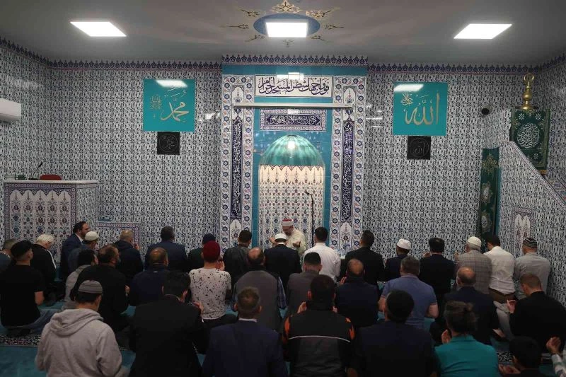 Diyanet İşleri Başkanı Erbaş, Brüksel’de teravih namazı kıldırdı

