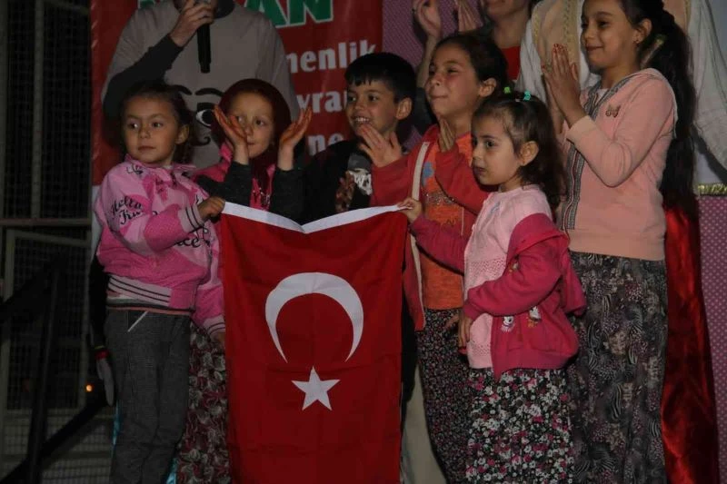 Kuyucak Belediyesi çocukları eğlendirdi
