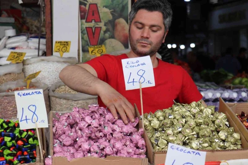 Bayram şekerleri tezgahlardaki yerini aldı
