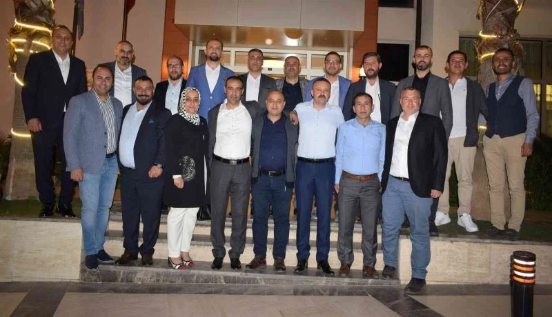 Hak-İş’e bağlı sendika başkanları iftar programında buluştu
