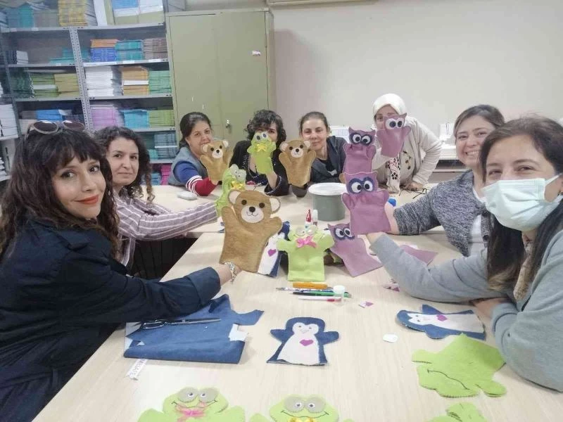 Atıklardan yapılan oyuncaklar çocukları sevindirdi
