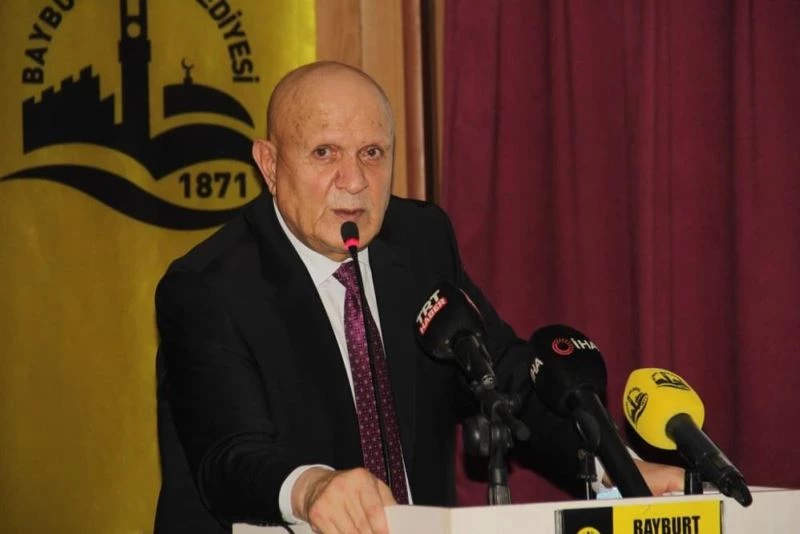 Başkan Pekmezci: “Bu gece, mağfiret gecesidir. Dünyaya meleklerin indiği, tan yeri ağarıncaya kadar dünyanın esenlikle dolup taştığı bir barış iklimidir”
