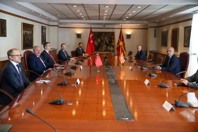 TBMM Başkanı Şentop, Üsküp’teki tarihi mekanları ziyaret etti
