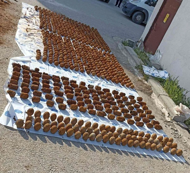 Toprağa gömülü bulunan yüzlerce bombanın sırrı çözülüyor
