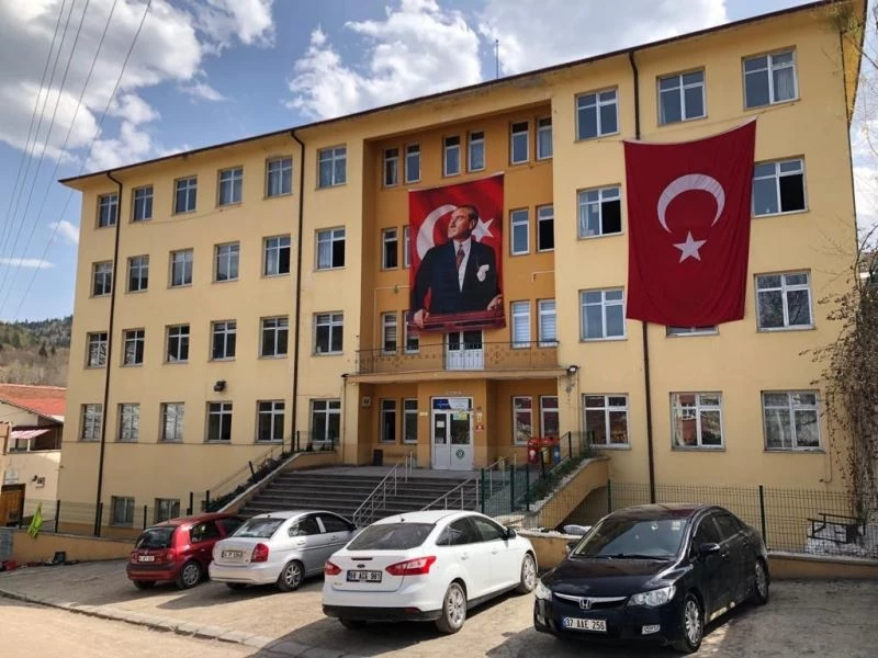 Küre’de kitap kampanyası başlatıldı
