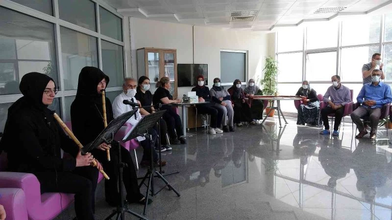 Hastalara ney dinletisi
