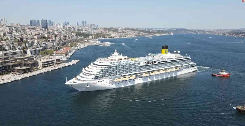 Dev kruvaziyer gemisi ‘Costa Venezia’ İstanbul’a yanaştı
