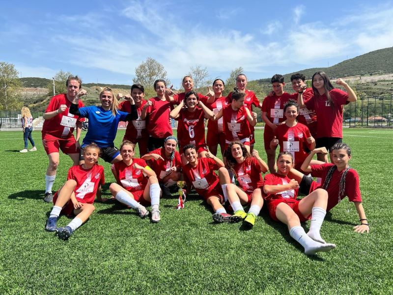 Kadınlar 3. Ligi’nde mücadelece eden Bilecikspor şampiyonluğunu ilan etti
