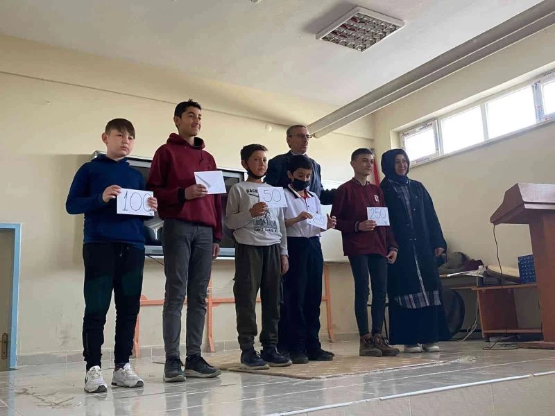 Kütahya’da yarışmada dereceye giren öğrenciler ödüllendirildi
