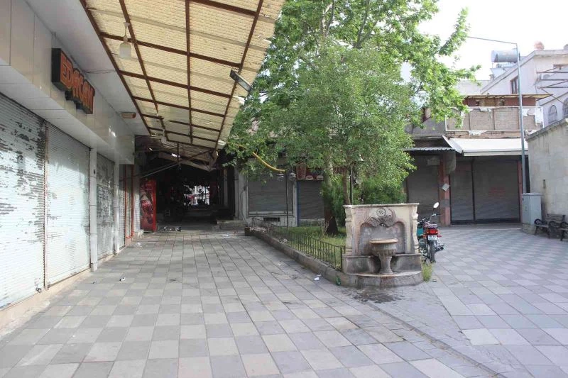 İş yerleri geç açılınca Kilis ölü şehir haline geldi
