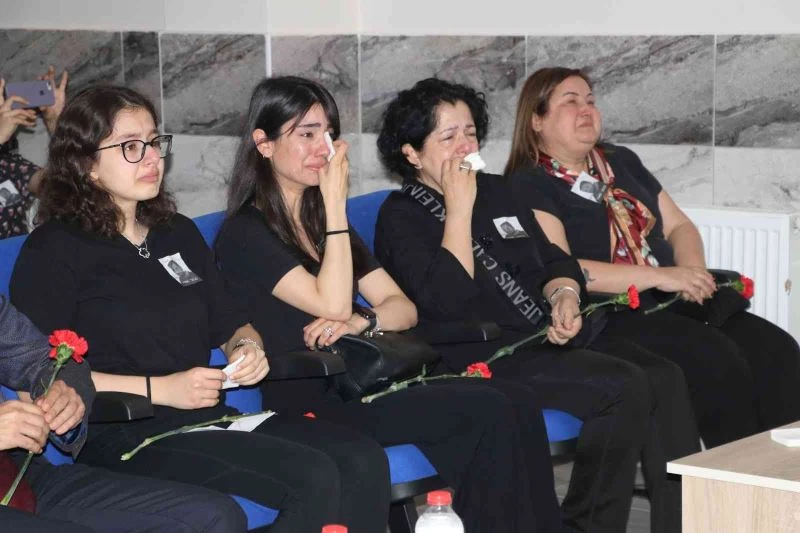 Korona virüsten ölen Bulut öğretmen okulunda anıldı
