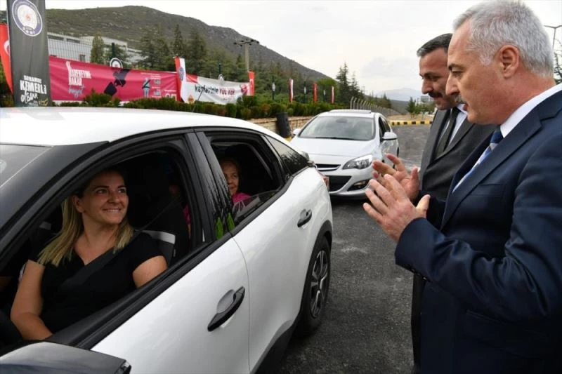 Isparta Valisi Seymenoğlu, emniyet kemeri denetimine katıldı