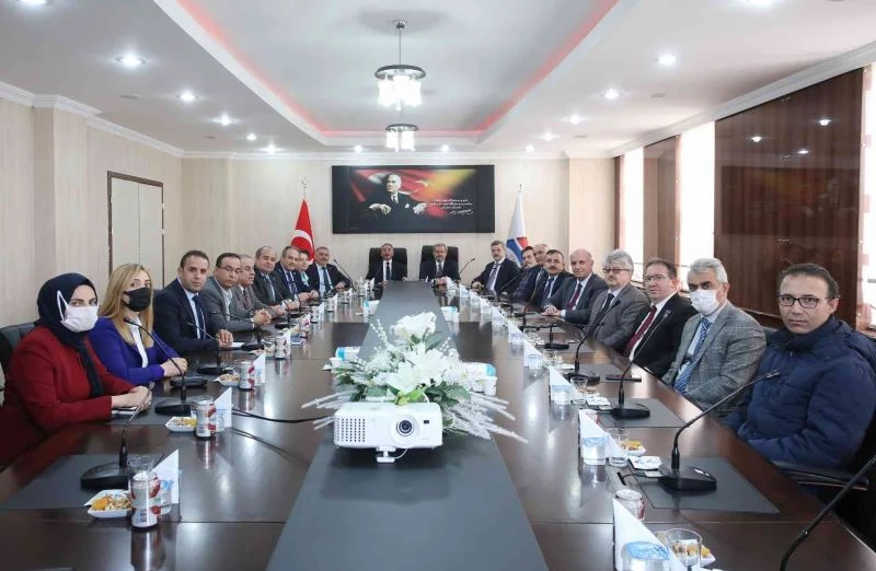 AİÇÜ ile Ankara Üniversitesi, YÖK Anadolu Projesi’nde yapılanları değerlendirdi
