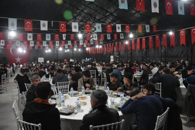 Siirt Belediyesi’nden Ramazan ayı boyunca iftar çadırında bin kişilik yemek
