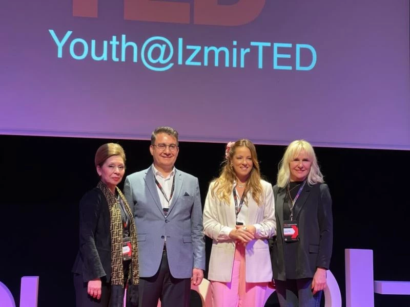 Başarılı isimler “Kesişmeler” teması ile gençlere ilham oldu
