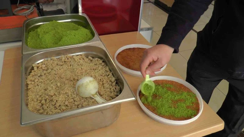 Ramazanın vazgeçilmezi kadayıf tezgahları süslüyor
