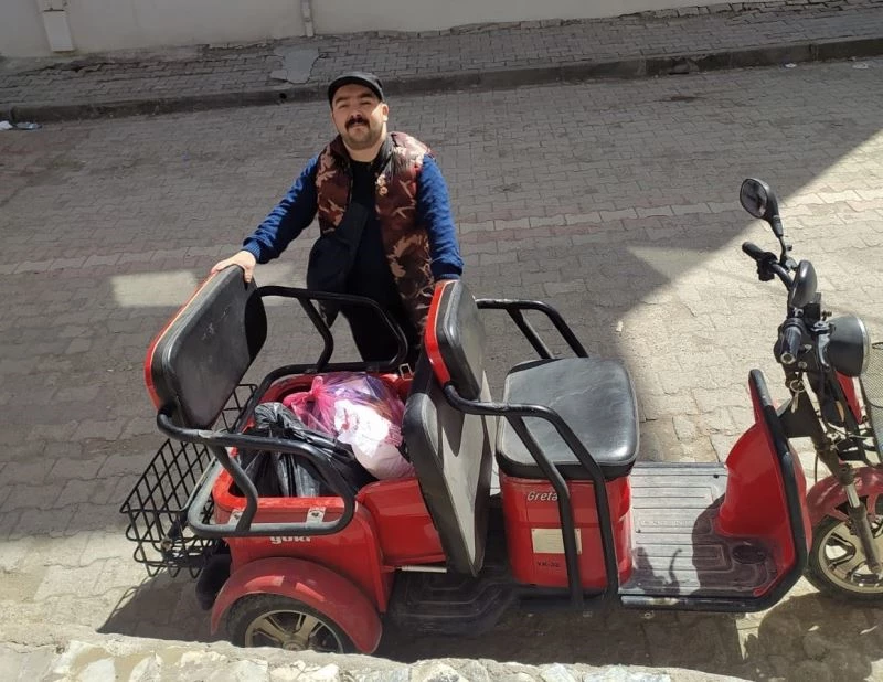 Hayırseverlerin yardımlarını ihtiyaç sahiplerine ulaştırıyor
