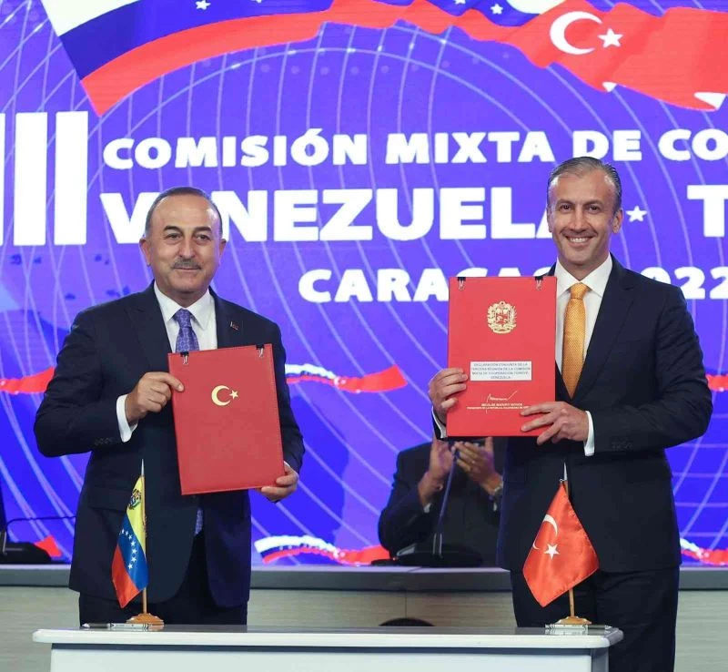 Çavuşoğlu, Venezuela Devlet Başkanı Maduro ile görüştü
