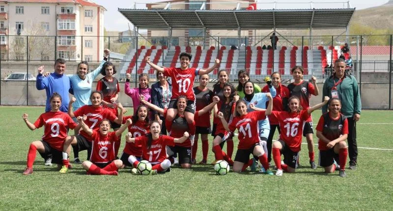 Van Büyükşehir Belediyespor şampiyonluğa bilendi