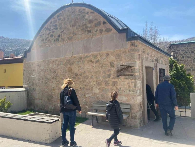 Ramazan ayında Ahmet ve Mehmet Efendiler Türbesi yoğun ilgi gördü
