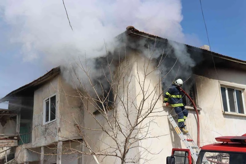 Günyüzü ilçesinde art arda yangınlar
