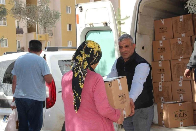 Gıda bankasından 7 bin 250 aileye gıda kolisi
