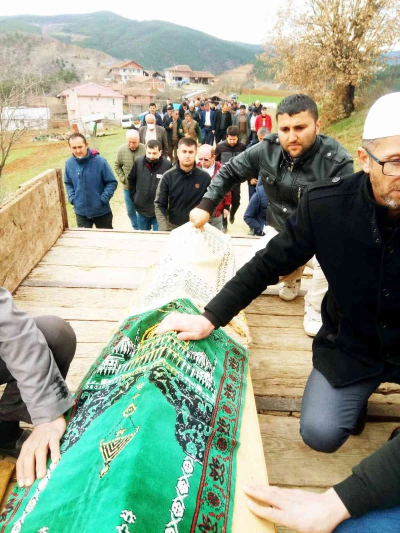 Orman kesimi sırasında öldürülen Bayam toprağa verildi
