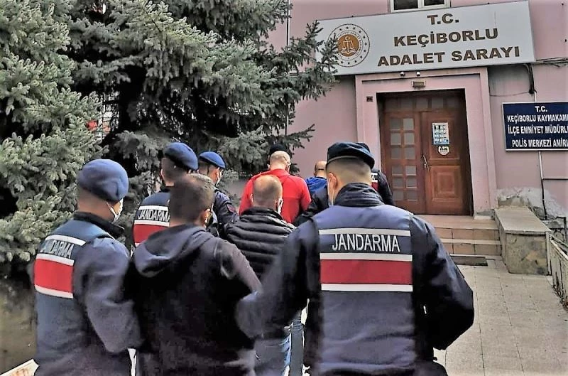 Isparta’da aranan telefon dolandırıcıları Denizli’de yakalandı
