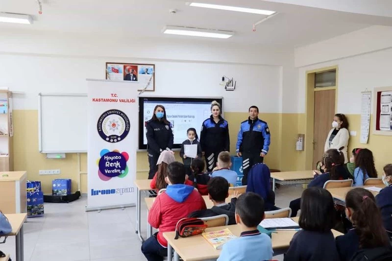 “Hayata Renk Verelim” projesinde 206 öğrenciye eğitim verildi
