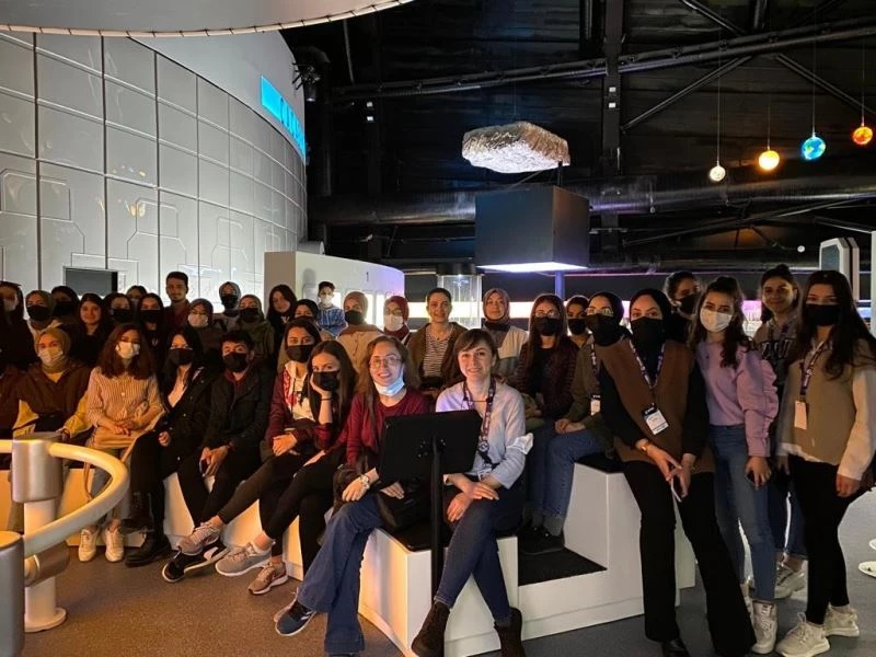 Fen bilgisi öğretmen adayları derslerini GUHEM’de işledi
