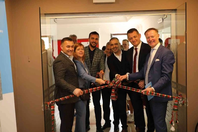 Alanya’da Batıdan Doğuya Asya Sergisi
