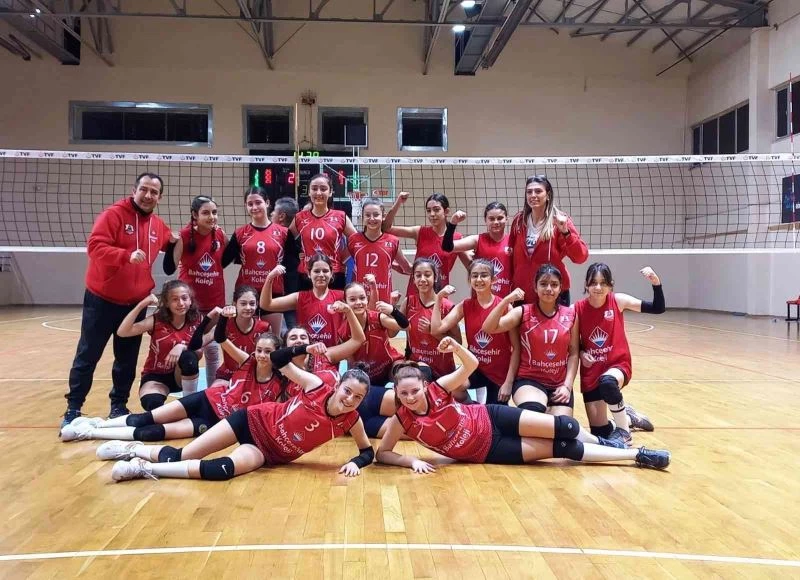 Ayvalıkspor midi kızlar da il şampiyonu oldu
