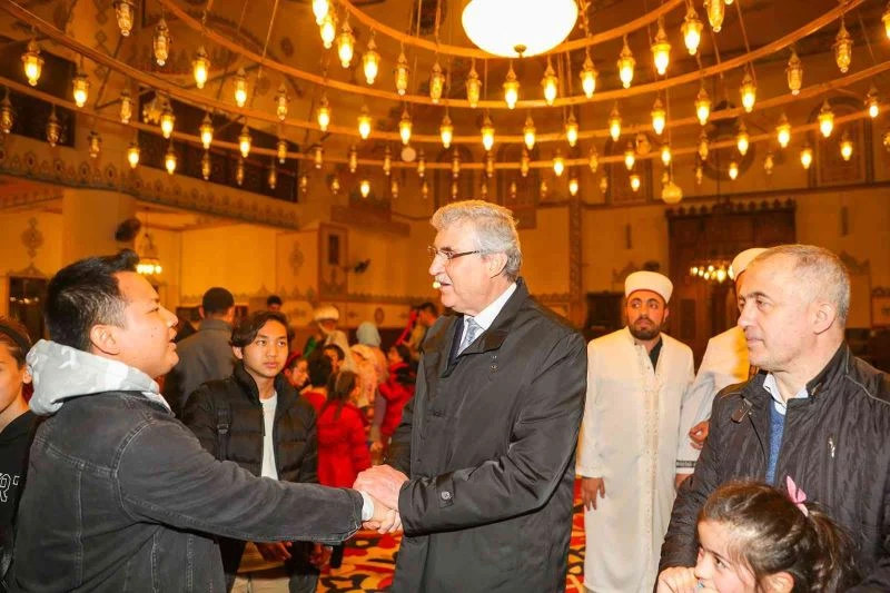 Sakarya Büyükşehir bin kişiye sofra kurdu
