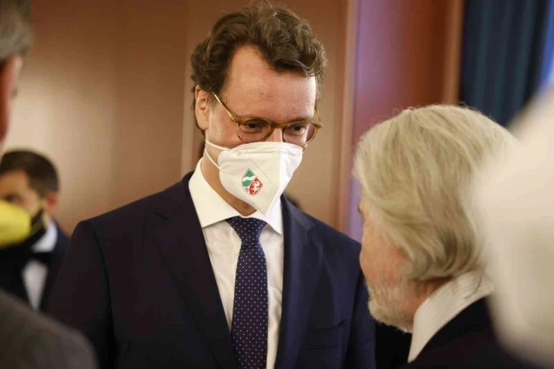 Almanya’da eyalet başbakanı Müslümanlara iftar yemeği verdi
