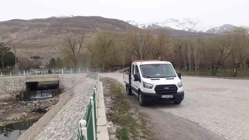 Erzincan’da sinek ve haşerelere karşı ilaçlama yapıldı
