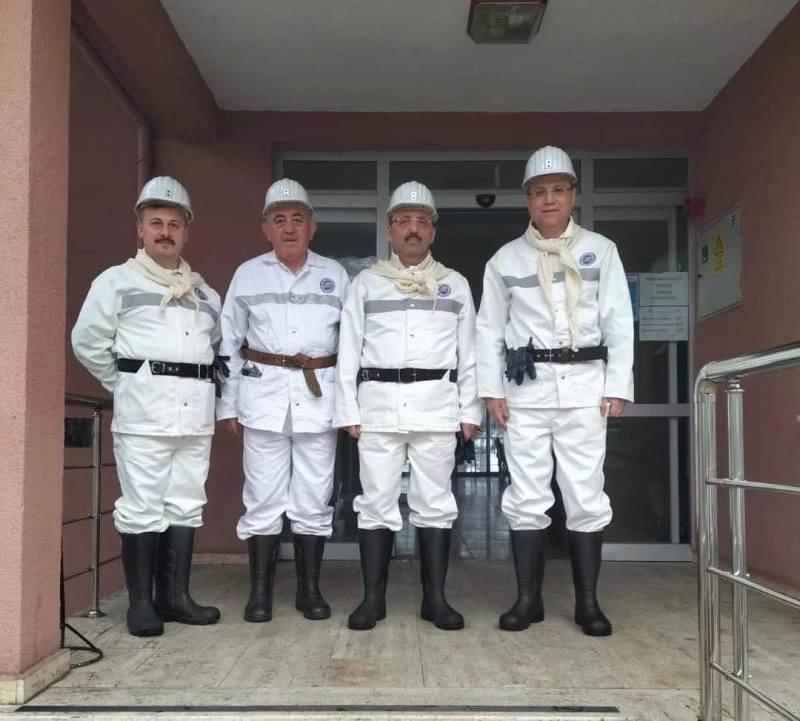 Vali Güner, yerin metrelerce altında madencilerle iftar açtı
