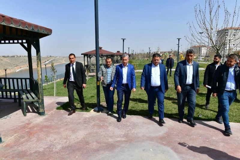 Çınar, Beylerderesi şehir parkındaki çalışmaları inceledi
