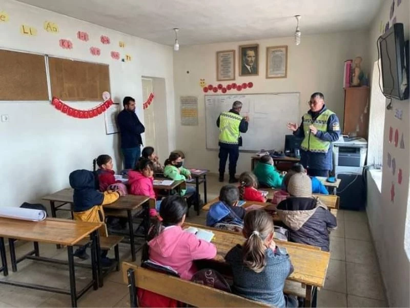 Diyadin’de öğrencilere trafik eğitimi verildi
